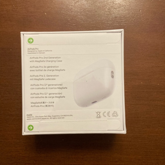 New apple air pods pro 

Lmk if you need anything 

Send offers - Picture 6 of 6
